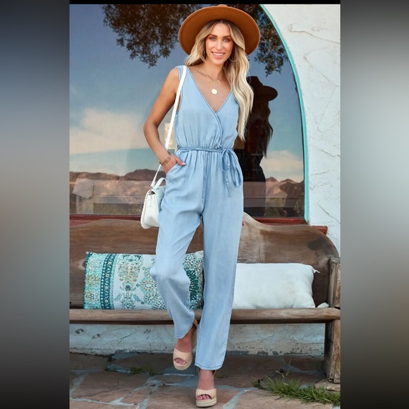 Altar'd State Pants - Altar’d State Chambray Pocketed Jumper Size XS